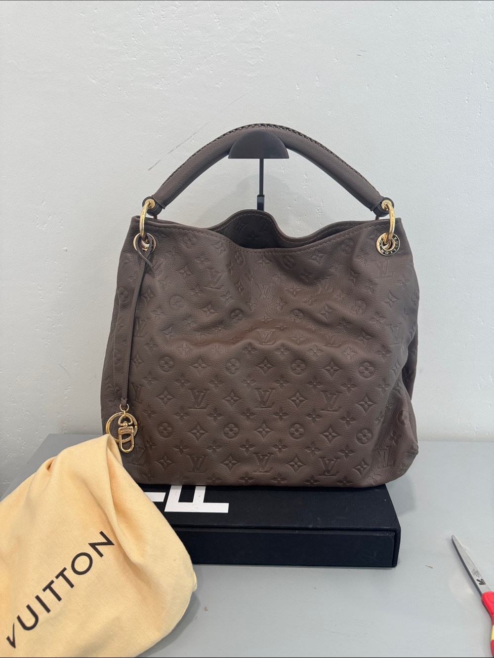 Louis Vuitton LV Dark Brown Monogram Artsy MM - Picture 2 of 10